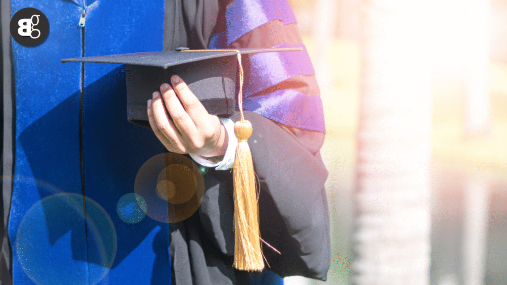 80-Year-Old Pakistani Gets PhD – A True Inspiration