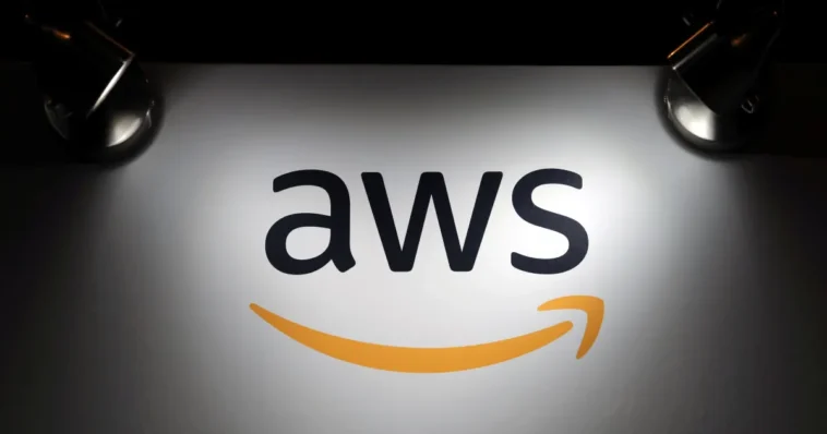 Amazon-Cloud-Outage-Paralyzes-Major-Apps-and-Businesses-Worldwide